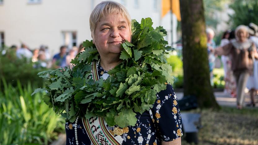 Prasmė: „Labiausiai dėkinga Dievui, kad išgriebė mane iš tamsos ir įdėjo žodžius į burną“, – sako garbingo titulo nesureikšminanti D.Zelčiūtė.