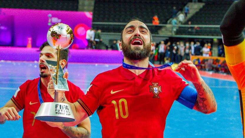 Legenda: 36-erių Ricardinho savo įspūdingą sportinių trofėjų kolekciją papildė ir pasaulio čempiono titulu.