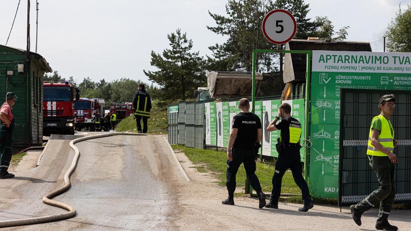 Didžiulis gaisras įmonėje „Ecoservice“