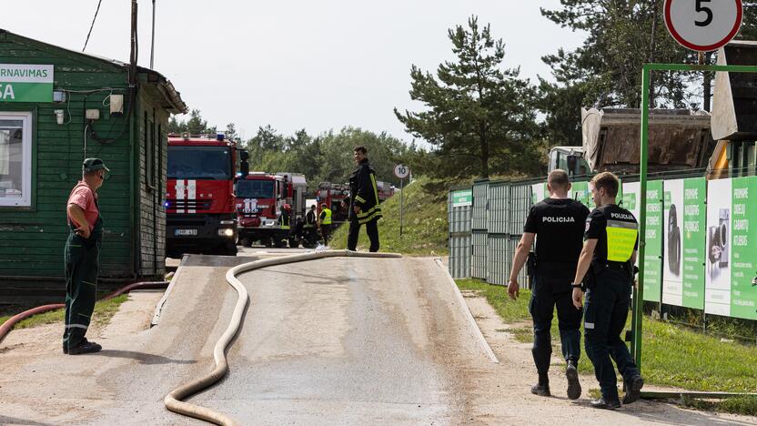 Didžiulis gaisras įmonėje „Ecoservice“