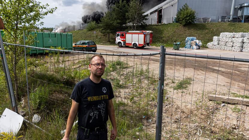 Didžiulis gaisras įmonėje „Ecoservice“