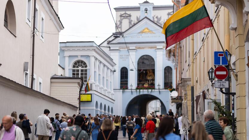 Triumfo eisena  nuo Aušros vartų iki Valdovų rūmų 