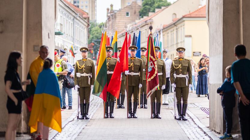 Triumfo eisena  nuo Aušros vartų iki Valdovų rūmų 