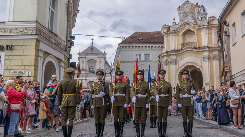 Triumfo eisena  nuo Aušros vartų iki Valdovų rūmų 