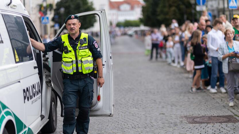 Triumfo eisena  nuo Aušros vartų iki Valdovų rūmų 