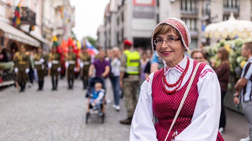 Triumfo eisena  nuo Aušros vartų iki Valdovų rūmų 