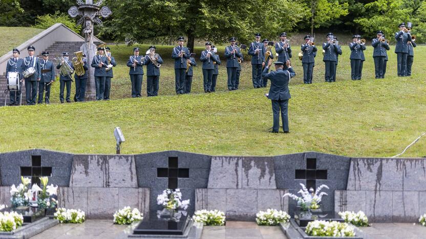 Medininkų žudynių pagerbimo ceremonija Antakalnio kapinėse