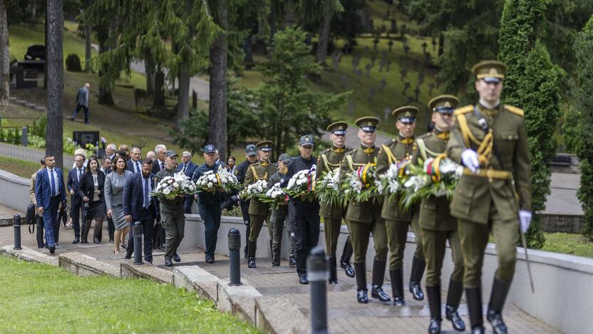 Medininkų žudynių pagerbimo ceremonija Antakalnio kapinėse