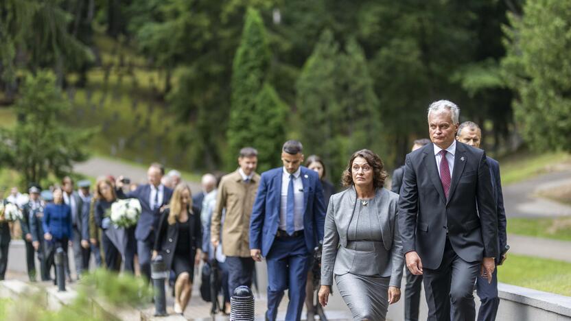 Medininkų žudynių pagerbimo ceremonija Antakalnio kapinėse