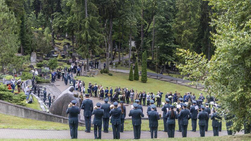 Medininkų žudynių pagerbimo ceremonija Antakalnio kapinėse