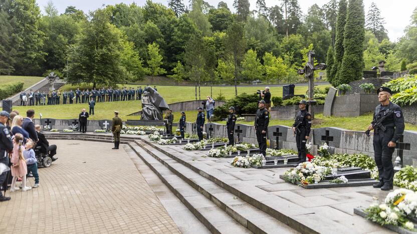 Medininkų žudynių pagerbimo ceremonija Antakalnio kapinėse