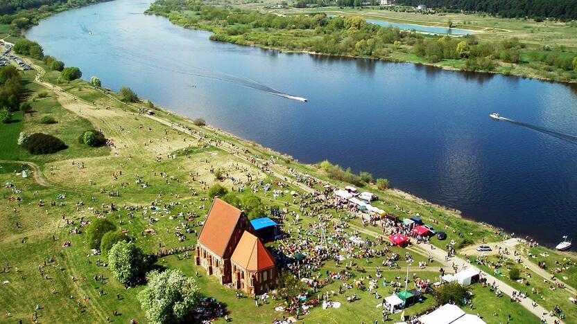 Zapyškis: paskutinį pavasario šeštadienį čia džiaugtis bendryste kvies tradicinis aitvarų festivalis „Tarp žemės ir dangaus“.