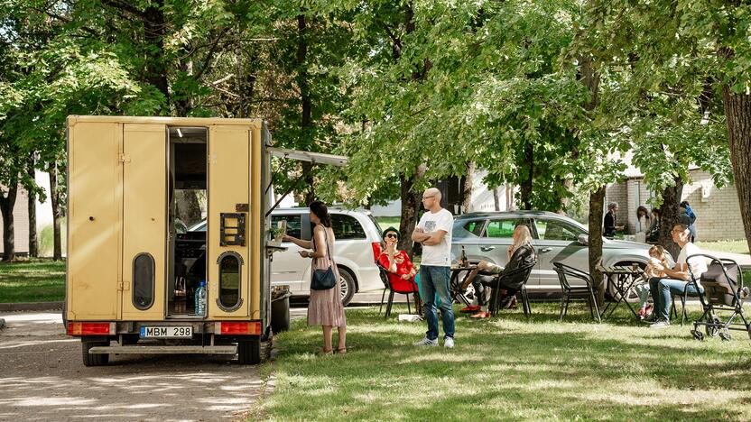 Kauniečius į Pelėdų kalną subūrė tradicinis „Meno piknikas“