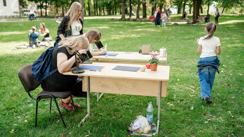 Kauniečius į Pelėdų kalną subūrė tradicinis „Meno piknikas“