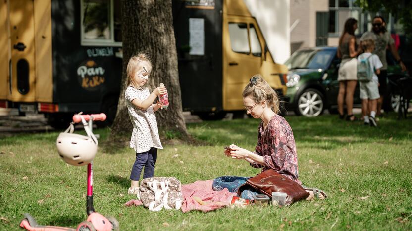 Kauniečius į Pelėdų kalną subūrė tradicinis „Meno piknikas“