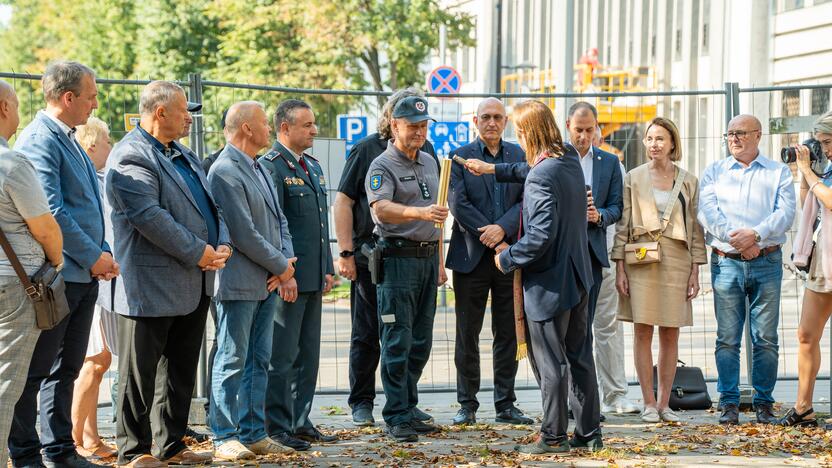 Policijos obelisko kapsulės įkasimo ceremonija