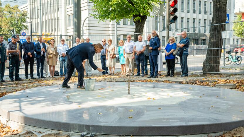 Policijos obelisko kapsulės įkasimo ceremonija