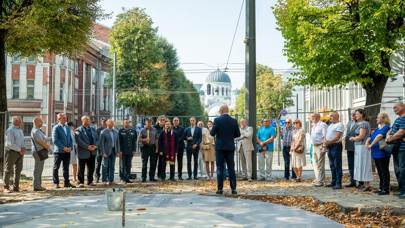 Policijos obelisko kapsulės įkasimo ceremonija