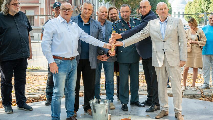 Policijos obelisko kapsulės įkasimo ceremonija