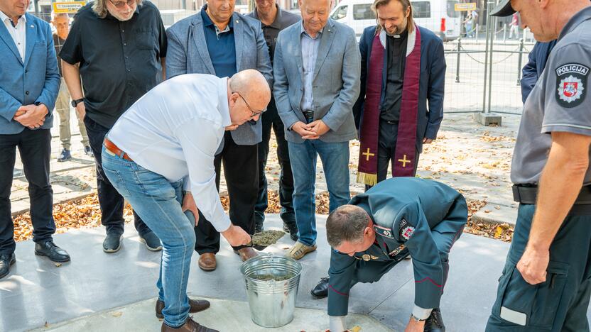 Policijos obelisko kapsulės įkasimo ceremonija