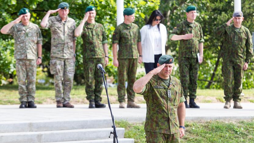 Sausumos pajėgų vado pareigų perdavimo ceremonija