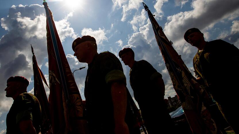 Sausumos pajėgų vado pareigų perdavimo ceremonija