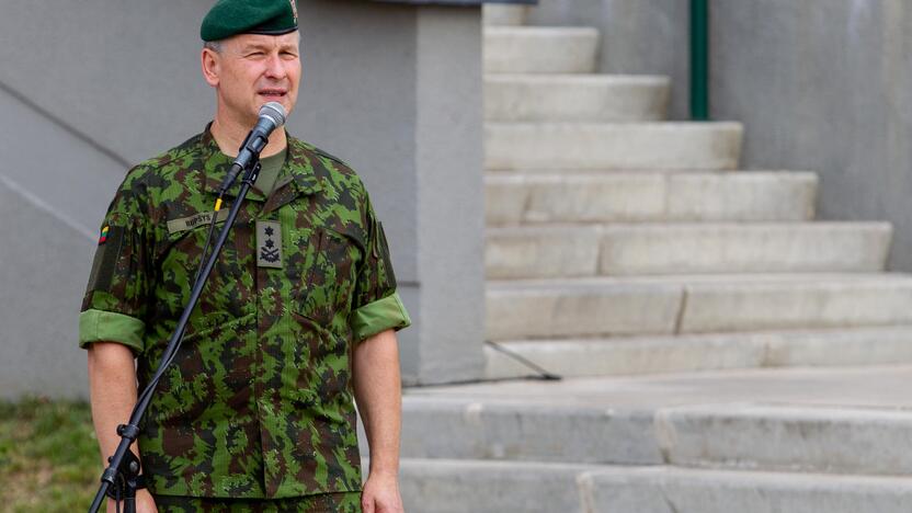 Sausumos pajėgų vado pareigų perdavimo ceremonija