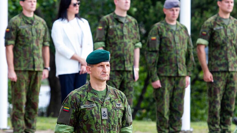 Sausumos pajėgų vado pareigų perdavimo ceremonija