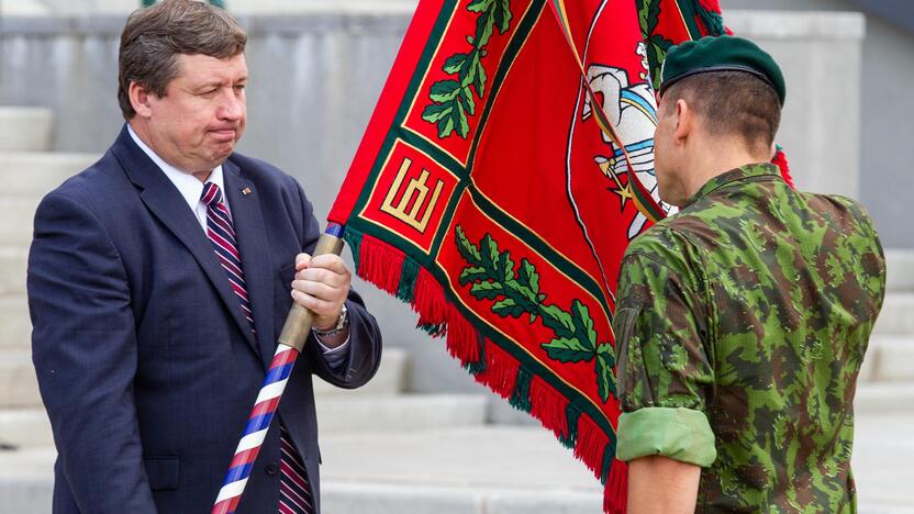 Sausumos pajėgų vado pareigų perdavimo ceremonija