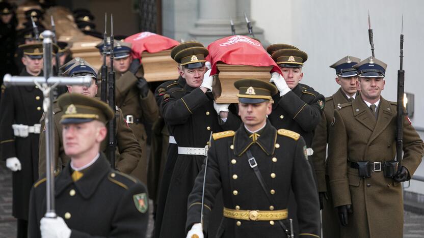 Iškilmingos sukilimo vadų laidotuvės