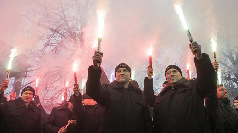 Pareigūnų protestas prie Seimo