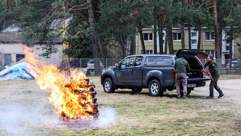 Miškų urėdija pirko automobilių gaisrams gesinti