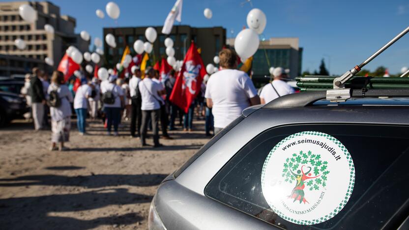 Šeimų maršo protestas prie Seimo