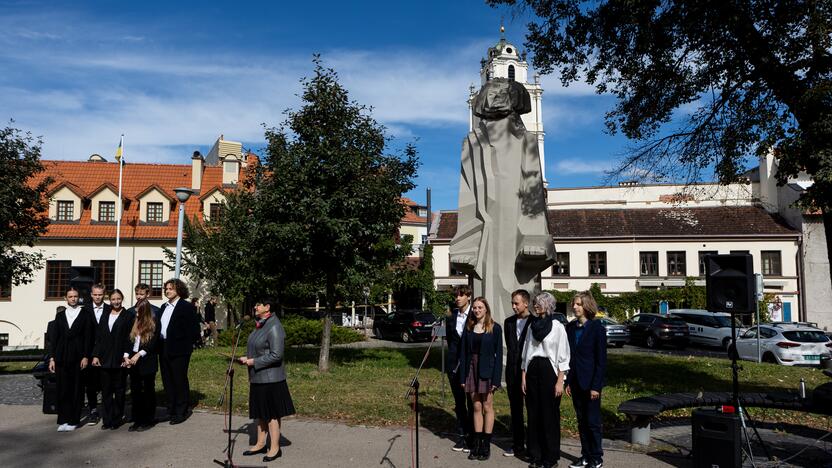 K. Sirvydo skvere atidengta A. Mickevičiaus skulptūra