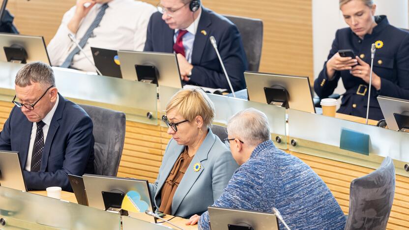 Seimas susirinko į neeilinę sesiją