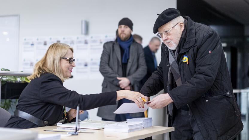 Lietuvoje prasidėjo išankstinis balsavimas savivaldybių tarybų ir merų rinkimuose