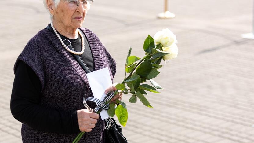 A. Adamkienės laidotuvės