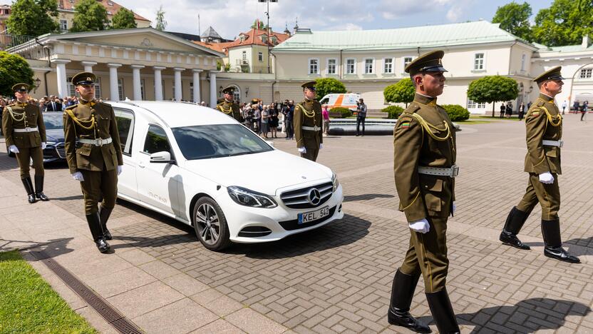 A. Adamkienės laidotuvės