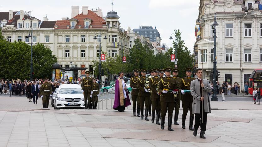 A. Adamkienės laidotuvės