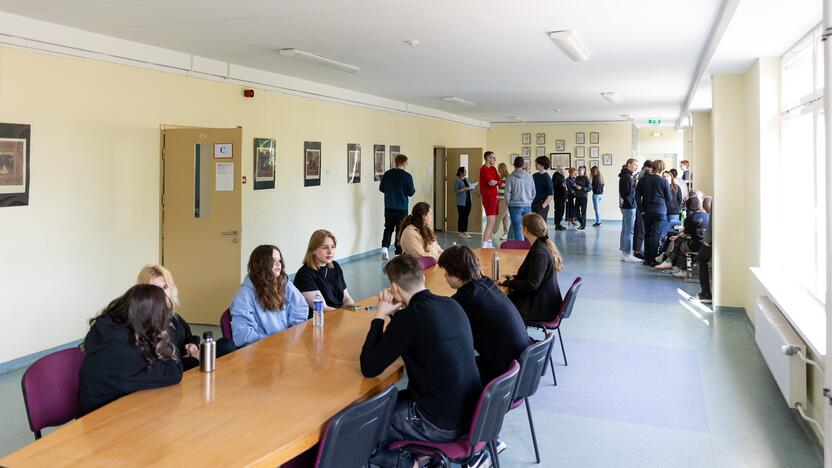 Lietuvių kalbos ir literatūros egzaminas Žirmūnų gimnazijoje