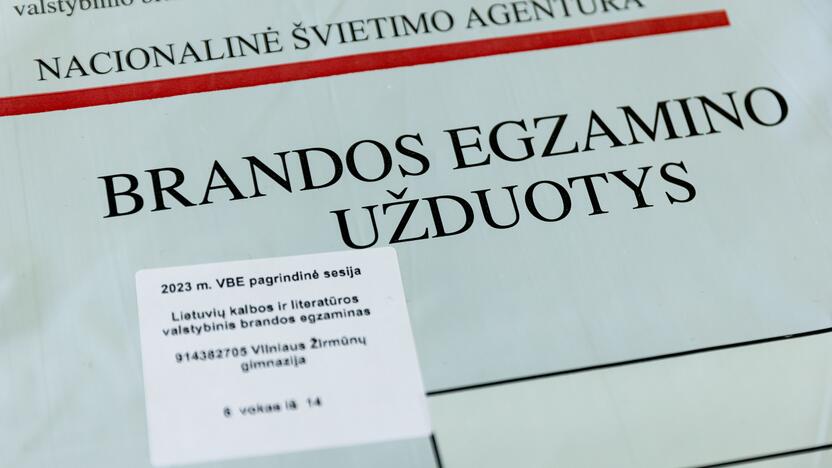 Lietuvių kalbos ir literatūros egzaminas Žirmūnų gimnazijoje