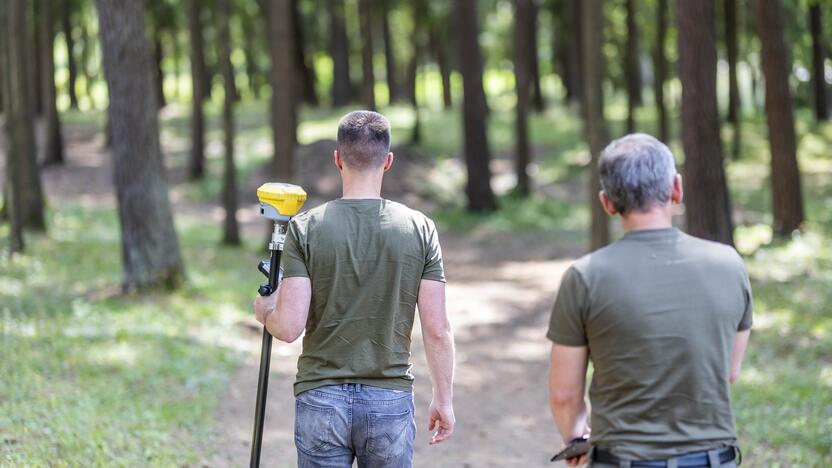 Seimo nariai apsilankė prabangiajame Gulbinų kvartale