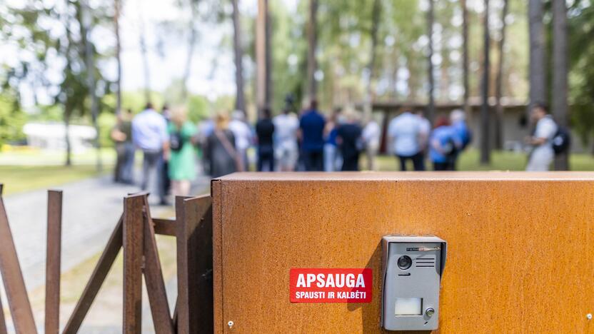 Seimo nariai apsilankė prabangiajame Gulbinų kvartale