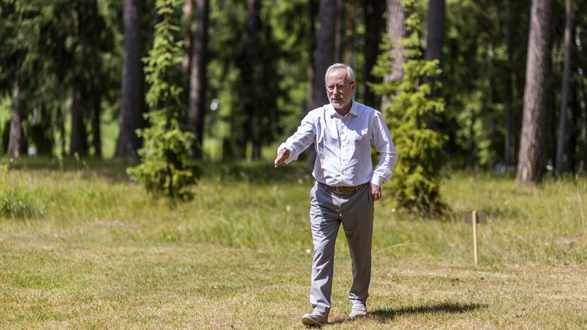 Seimo nariai apsilankė prabangiajame Gulbinų kvartale