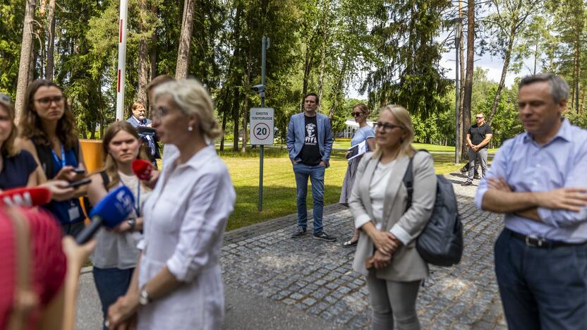 Seimo nariai apsilankė prabangiajame Gulbinų kvartale