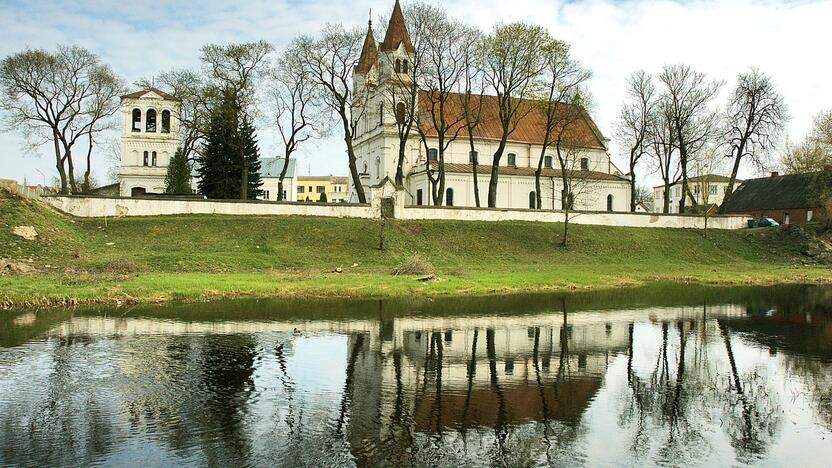 1497 m. įkurtas Pasvalys. Pasvalio Šv.Jono Krikštytojo bažnyčia prie Lėvens ir Svalios santakos, statyta 1787 metais.