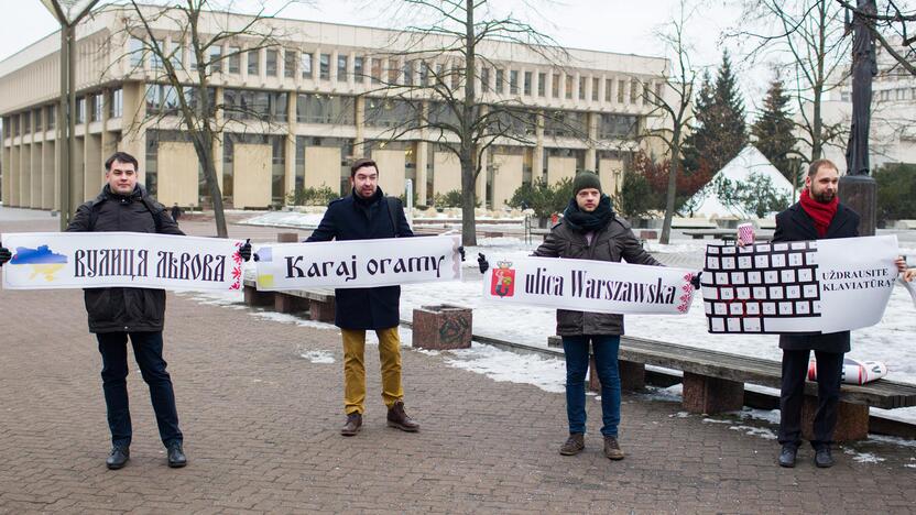 Piketas dėl gatvių pavadinimų užsienio kalbomis