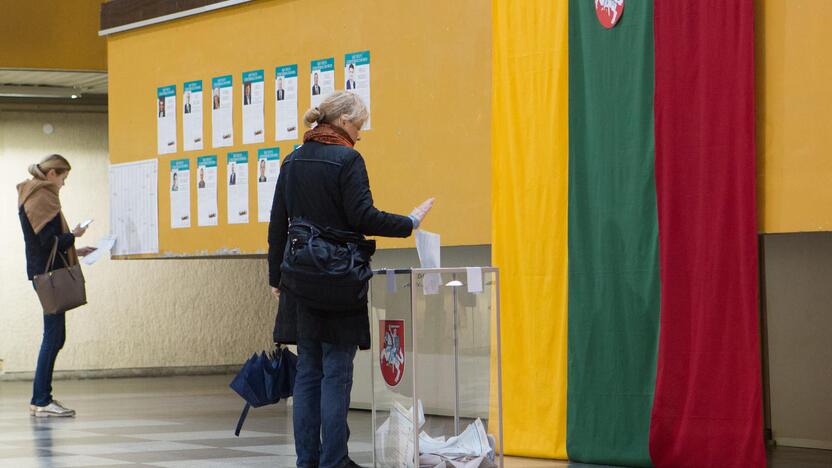 Mažėjimas: kiekvienais rinkimų metais Klaipėdoje rinkėjų skaičius grėsmingai traukiasi.