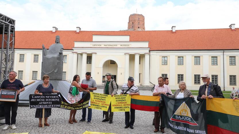 Nors mitingo metu buvo išsakyta daug nepasitenkinimo ir nusivylimo žodžių, policija dėl mitingavusiųjų elgesio ar pasisakymų jokių pretenzijų neturėjo.