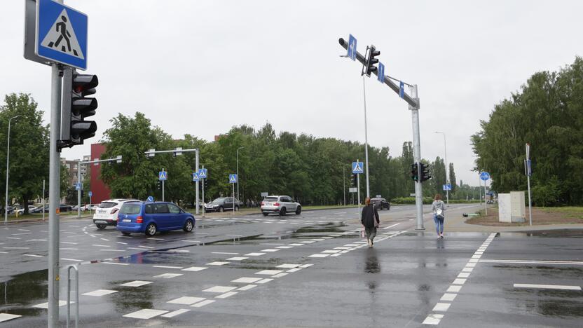 Projektas: Statybininkų prospekte atsiradus eismo pokyčių, nuspręsta autobusų stoteles perkelti į kitą vietą.